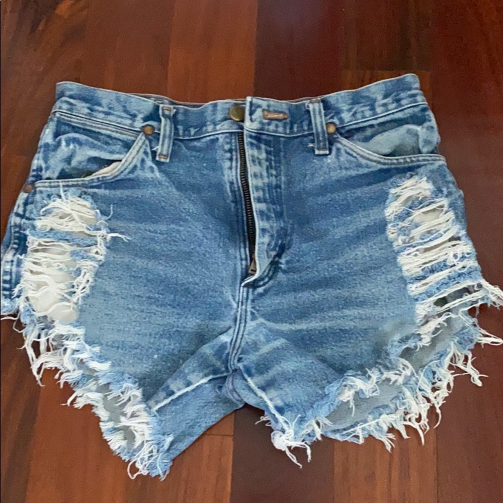 Wrangler shorts size 27/28 ish